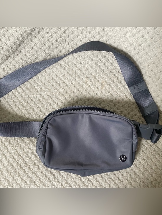 lululemon athletica Handbags - lululemon everywhere Slate Gray Belt Bag 1L